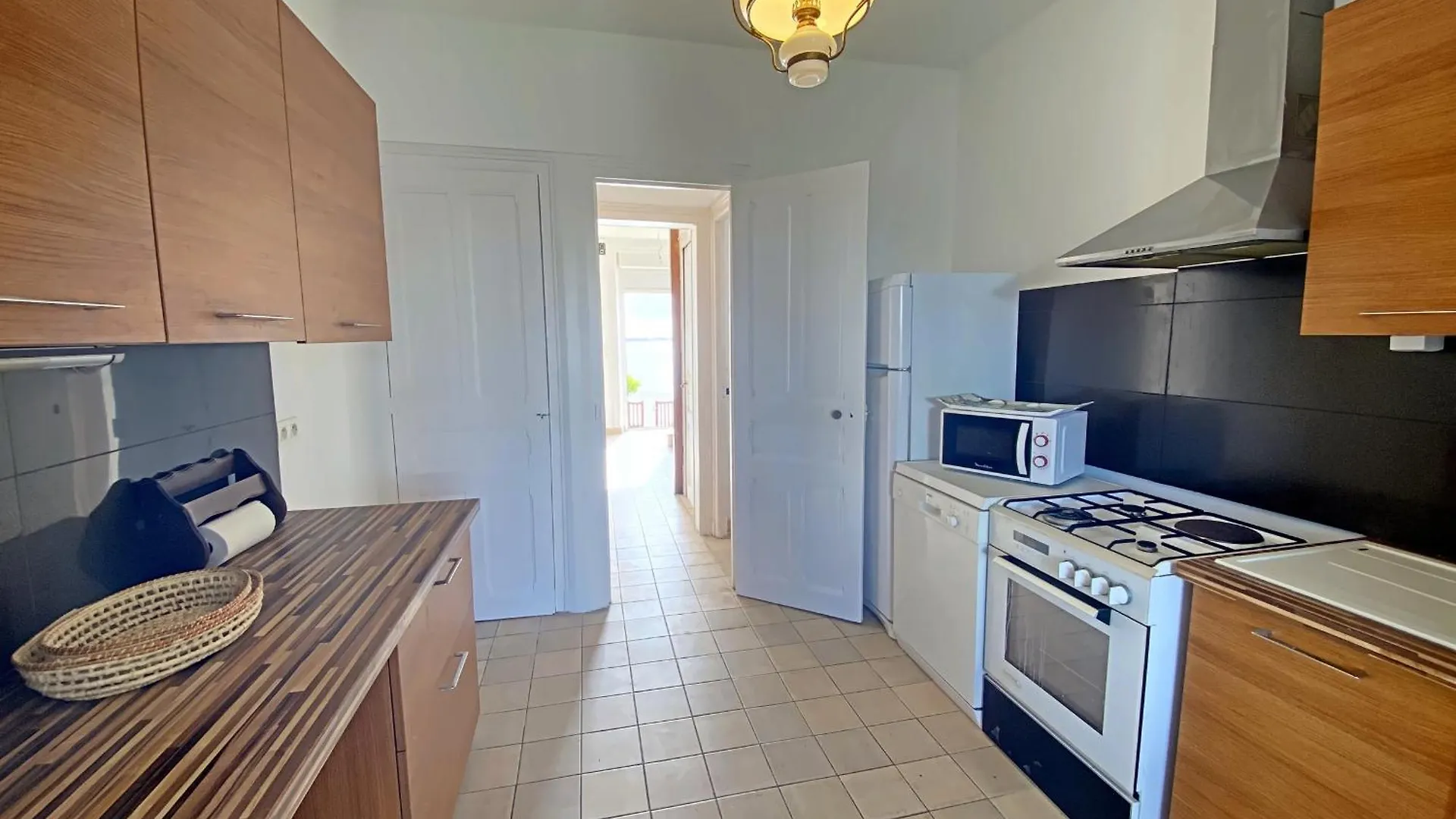 Maison Familiale En Front De Mer A Larmor-Plage - 9 Couchages, Proche Du Centre Et Du Casino - Fr-1-349-223 0*,